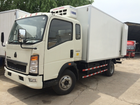 HOWO の軽量コマーシャルは肉のための冷却装置フリーザー ヴァン Box Truck をトラックで運びます