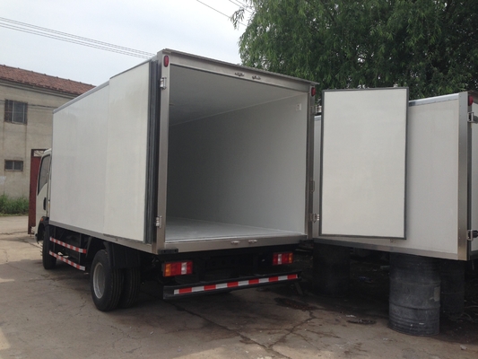 HOWO の軽量コマーシャルは肉のための冷却装置フリーザー ヴァン Box Truck をトラックで運びます